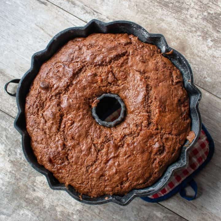 chocolate cake in bundt pan