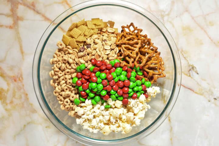 ingredients for reindeer food in a glass bowl.
